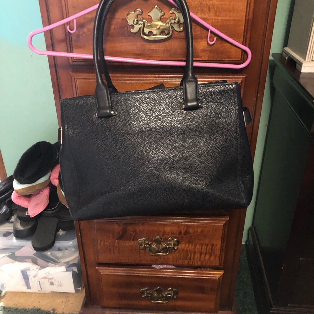 Women's Coach Leather Tote Handbag Purse Color Black! Like New H- 9” W- 13” D-5” - Picture 3 of 13